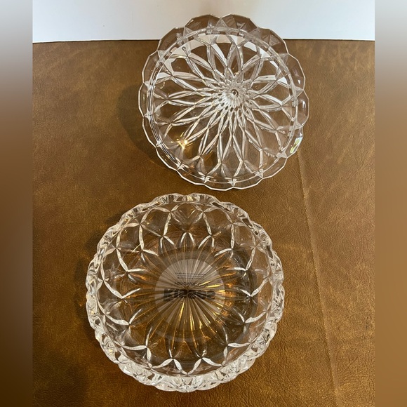 Hershey Kisses Crystal Candy Dish - Picture 5 of 11